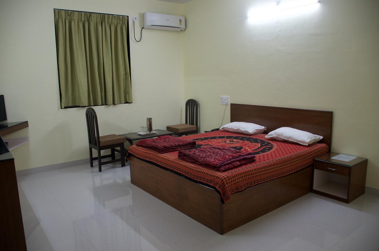 Hira Laxmi Residency Hotel Alibag Exterior photo