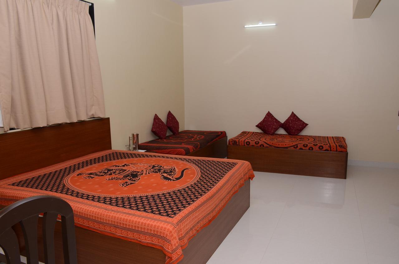 Hira Laxmi Residency Hotel Alibag Exterior photo